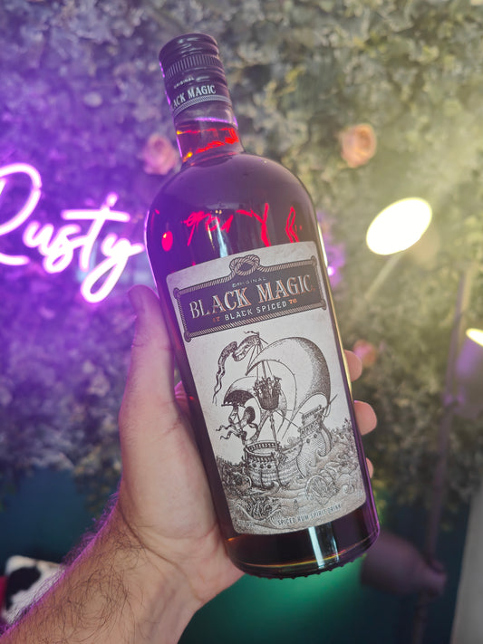 Black magic Black spiced Rum 40%
